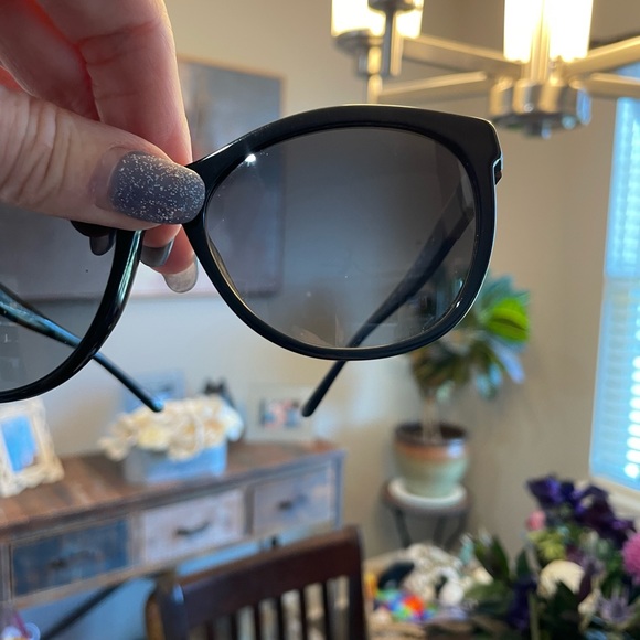 Burberry Sunglasses 🕶️ - Picture 5 of 11